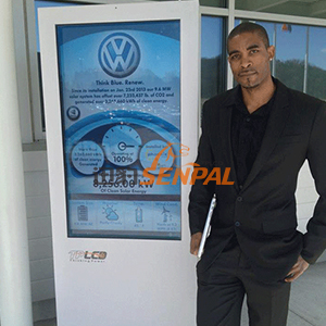 迅豹戶外廣告機(jī)入駐德國大眾汽車美國加州分公司